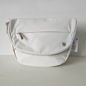 NWT LULULEMON LTIV/GOLD Light Ivory Gold All Night Festival Bag 5L